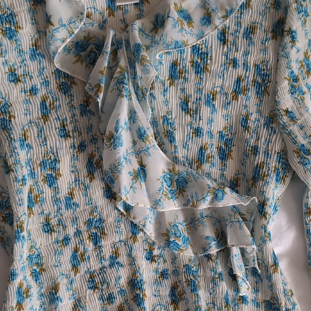 Floral Ruffle Blouse - Picture 4 of 5
